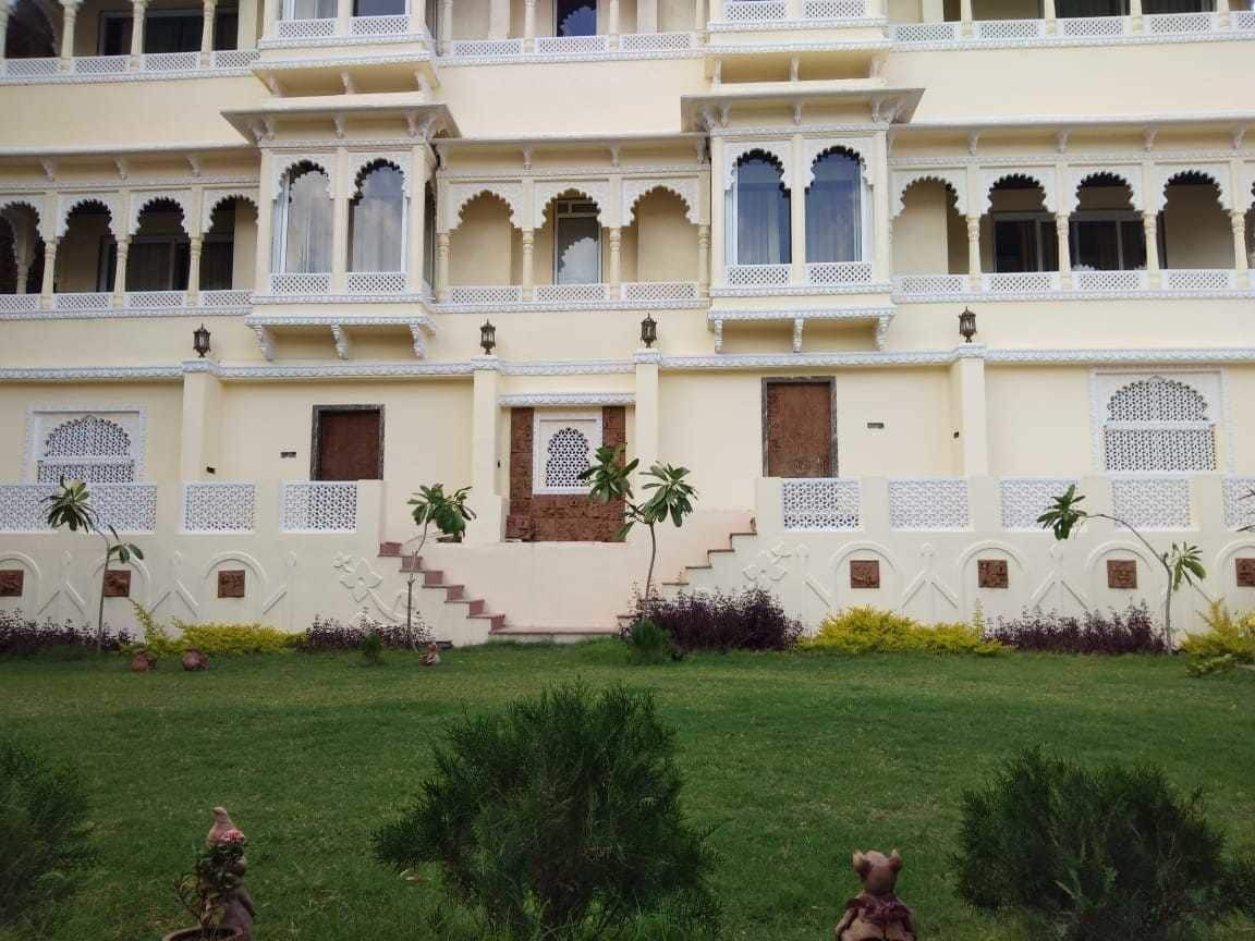 Golden Hands - Palace Raj Kumbha 贡珀尔格尔 外观 照片